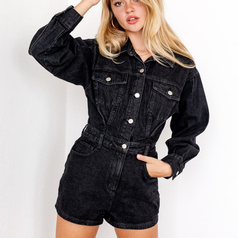 Le Lis NWT Long Sleeve Denim Romper in Black